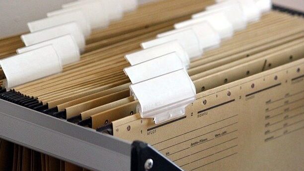 hanging-files-1920437_640.jpg
